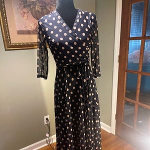 Size 6 Navy Blue Polka Dot dress with sash. Kate and Lily. Polyester blend.